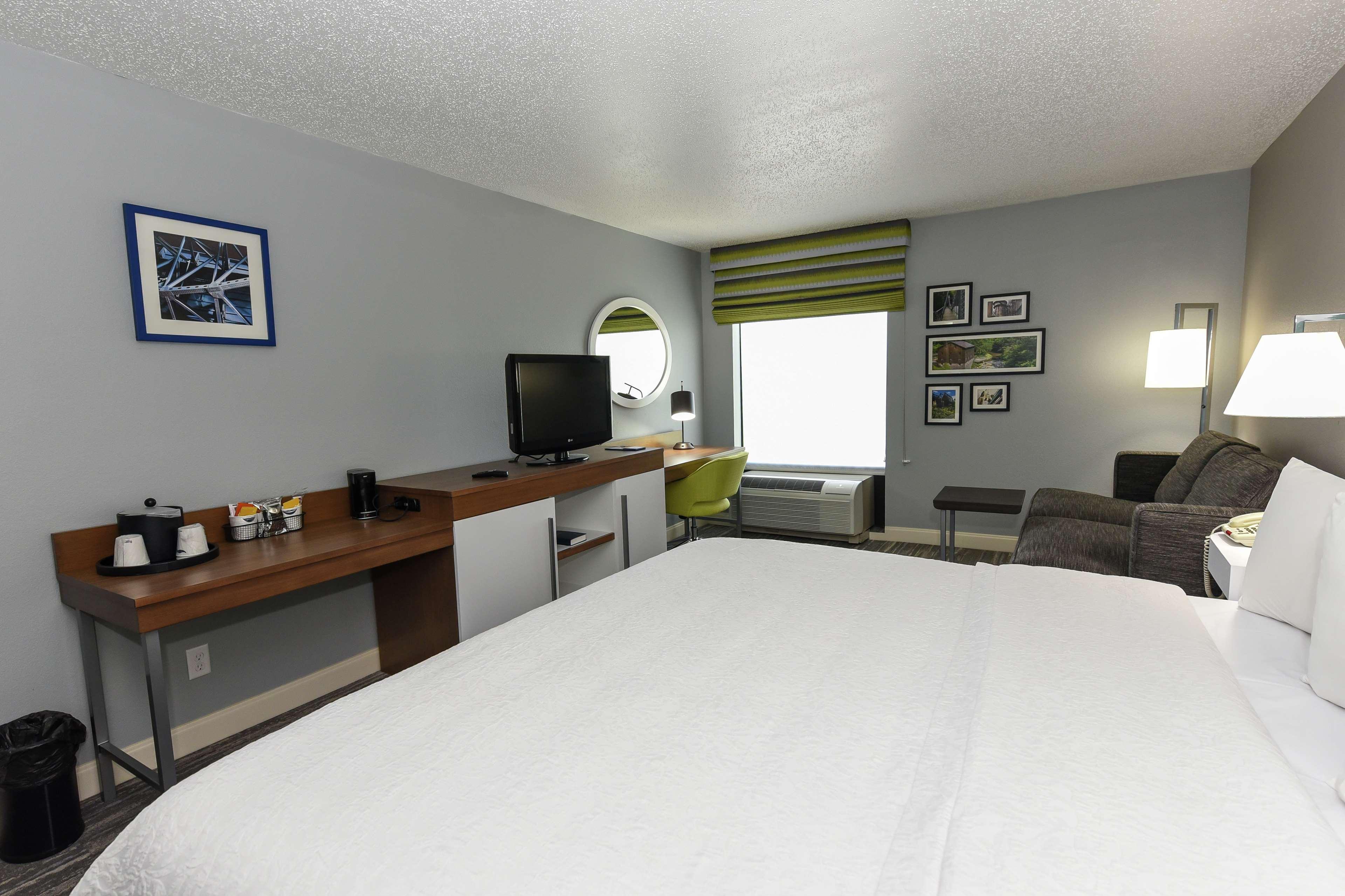Hampton Youngstown-north 3* Youngstown