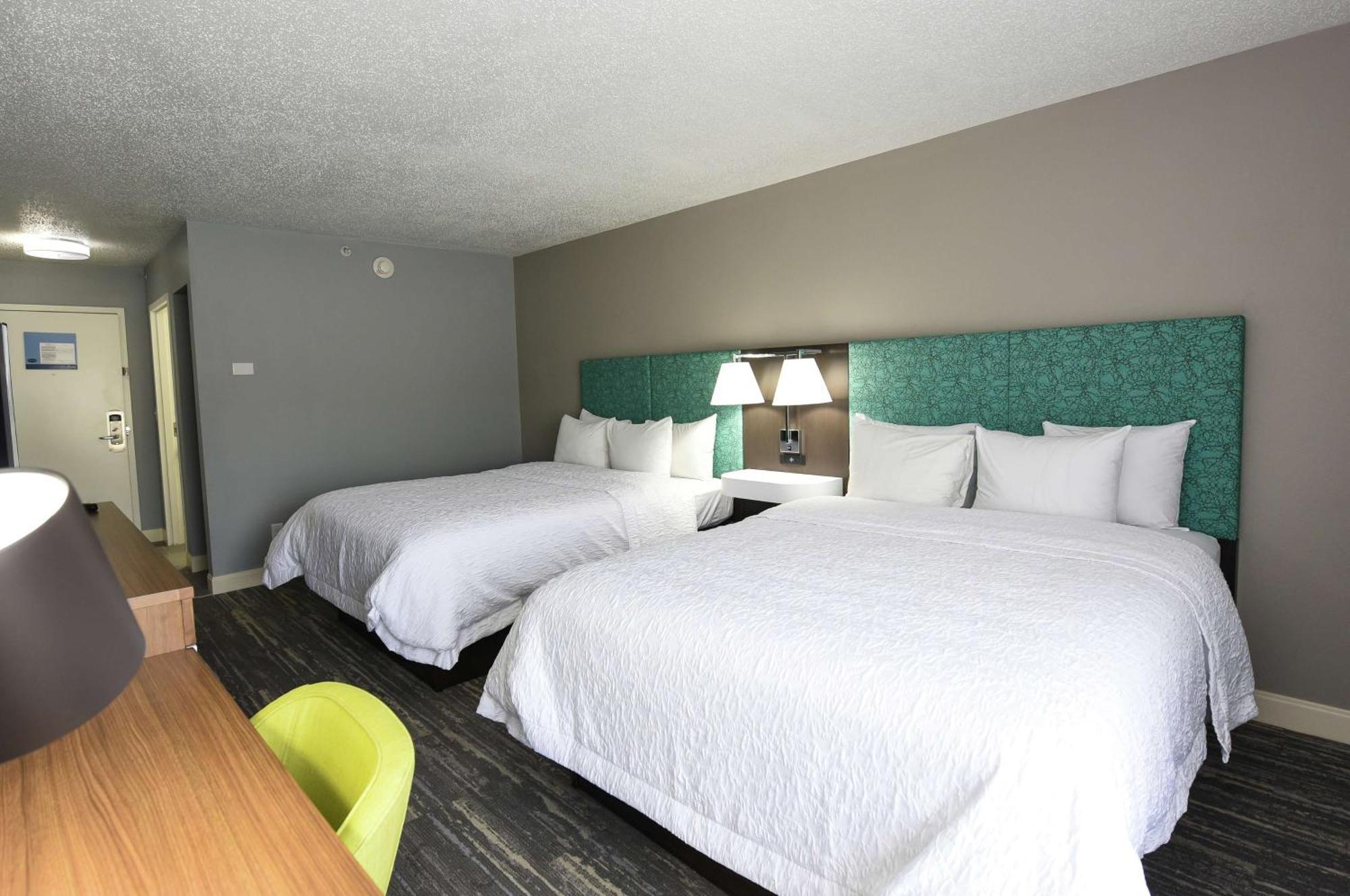 Hampton Youngstown-north 3* Youngstown