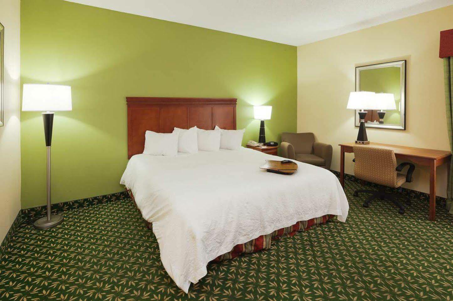 Hampton Youngstown-north 3* Youngstown