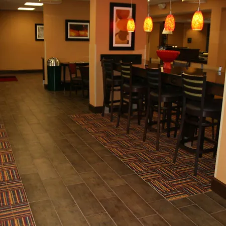 Hampton Inn Youngstown-North 